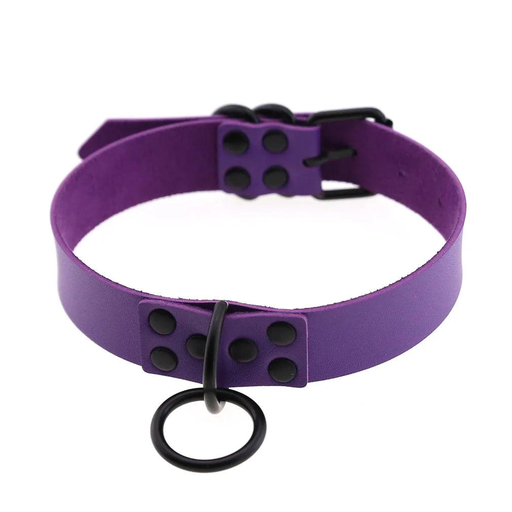 Purple goth leather choker with black rivets and metal chain, unisex edgy emo punk jewelry, perfect for Halloween and Y2K cosplay.