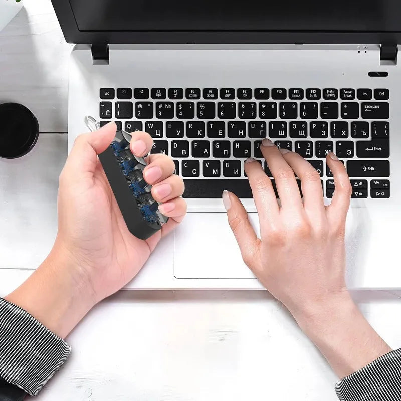Transparent Fidget Keyboard Keycaps - DIY Anti-Anxiety Party Toy in Black & White