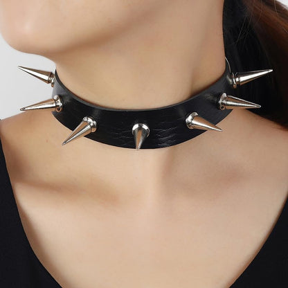 Black Spiked Leather Choker Collar Necklace for Women Gothic Punk PU Chokers Necklaces Halloween Costumes Cosplay Accessories for Women Spike Chokers Collars Necklace