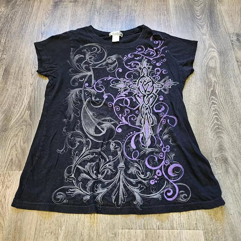 Vintage Y2K kitty crop top for women featuring goth and emo-inspired design, perfect for 90s Kpop and retro fashion styles.
