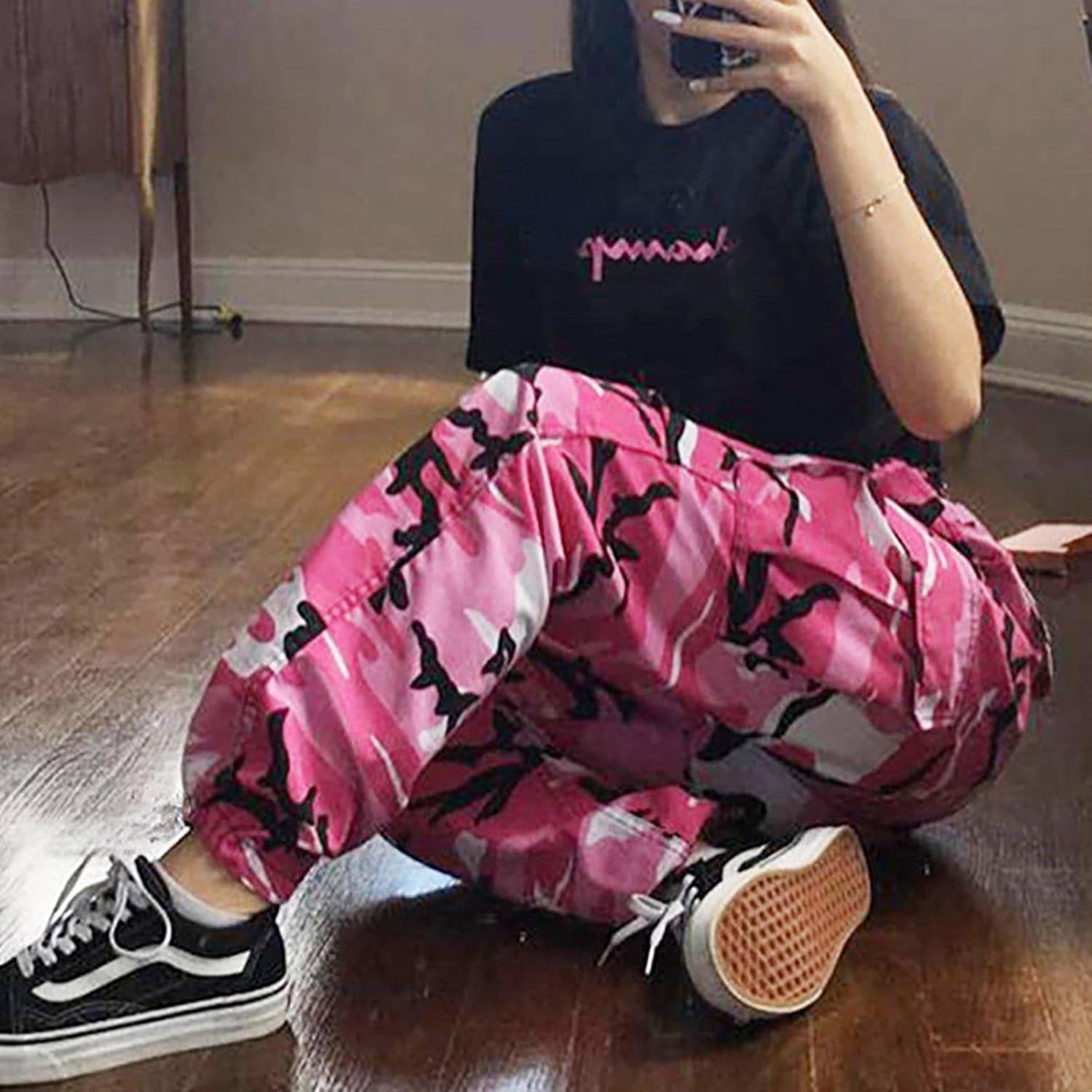 Stylish Women's Camouflage Cargo Jogger Pants - Relaxed Fit with Handy Pockets