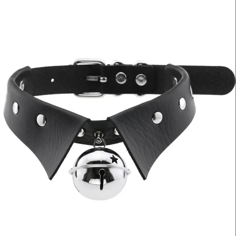 Black PU leather choker with heart rivets, Y2K goth punk necklace for trendy girls, stylish Harajuku-inspired jewelry.
