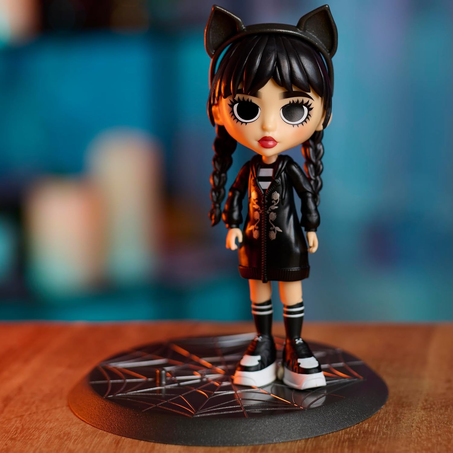 WEDNESDAY Deluxe 6-Inch Articulated Figure, 11-Pieces, Interchangeable Face Plates and Fashion, Customizable Collectible Figurine, Kids Toys for Ages 3 up by