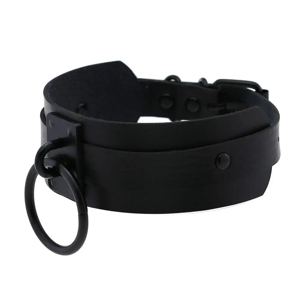 Gothic punk black leather O-round metal choker necklace for women and girls, trendy Harajuku emo rock fashion jewelry.