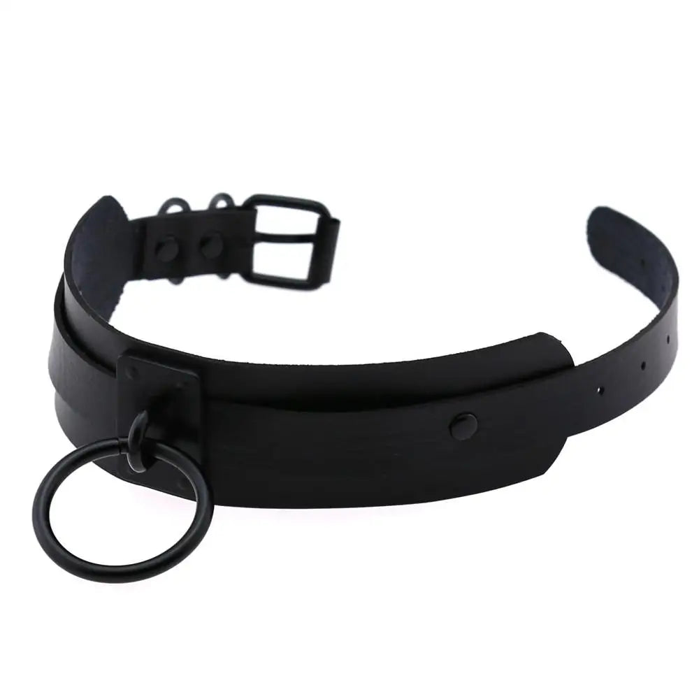 Black goth punk O-round metal leather choker necklace for women and girls, featuring edgy Harajuku emo rock fashion jewelry.