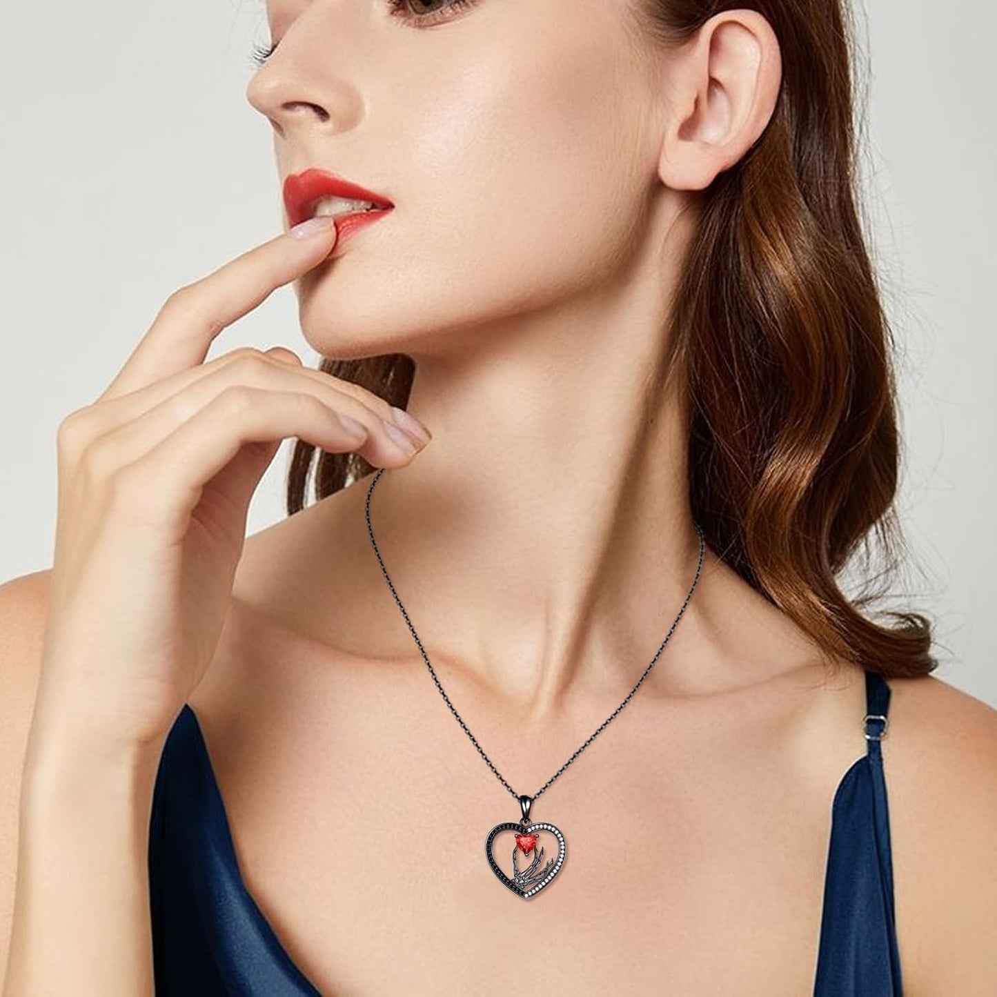 Skeleton Hand Necklace S925 Silver Skull Heart Pendant Gothic Jewelry Halloween Gifts for Women