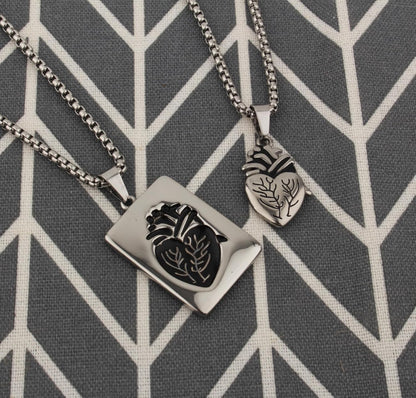 Gothic heart-shaped couples necklace set by Scddboy, featuring matching pendants for him and her, ideal friendship jewelry.