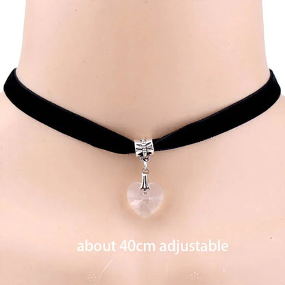 Retro Vintage Gothic Chocker Harajuku Love Heart Chokers Goth Black Velvet Heart Crystal Pendant Choker Necklace