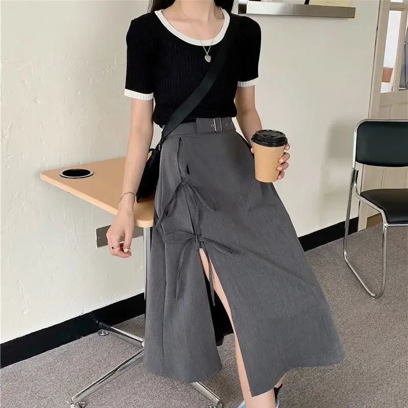Dark gothic high split mid-calf skirt for women, vintage vintage style, featuring elegant design suitable for parties and streetwear.