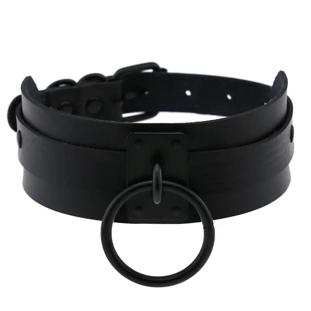 Gothic punk black leather O-round metal choker necklace for women and girls, featuring edgy Harajuku emo rock fashion jewelry.