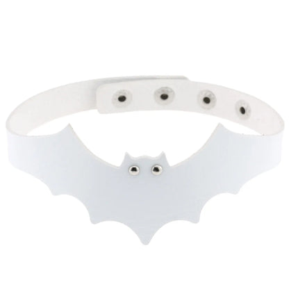 Y2K Gothic punk heart choker necklace, stylish Harajuku jewelry for women and girls, featuring black satin ribbon and metallic heart charm.