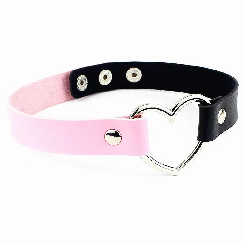 Black PU leather gothic choker necklace with heart pendant, featuring edgy punk style, ideal for grunge fashion and party accessories.