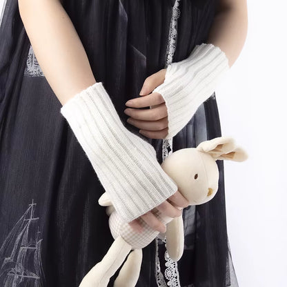 Kawaii crochet fingerless winter gloves for women, goth lolita arm warmers, stylish accessories in black and colorful designs