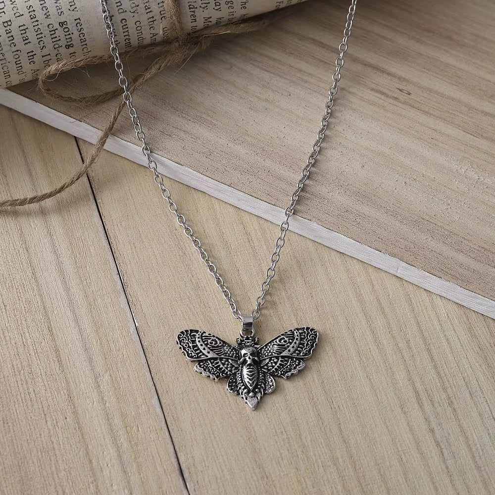 Death Moth Necklace Vintage Pendant Sugar Skull Gothic Butterfly Rock Emo Goth Hiphop Women Men Jewelry Halloween Accessories