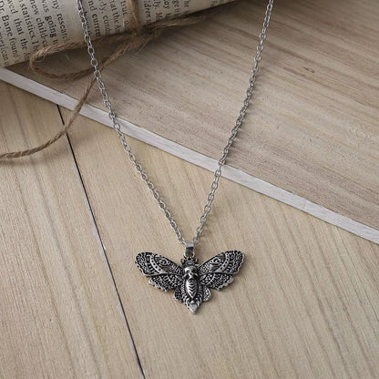 Death Moth Necklace Vintage Pendant Sugar Skull Gothic Butterfly Rock Emo Goth Hiphop Women Men Jewelry Halloween Accessories