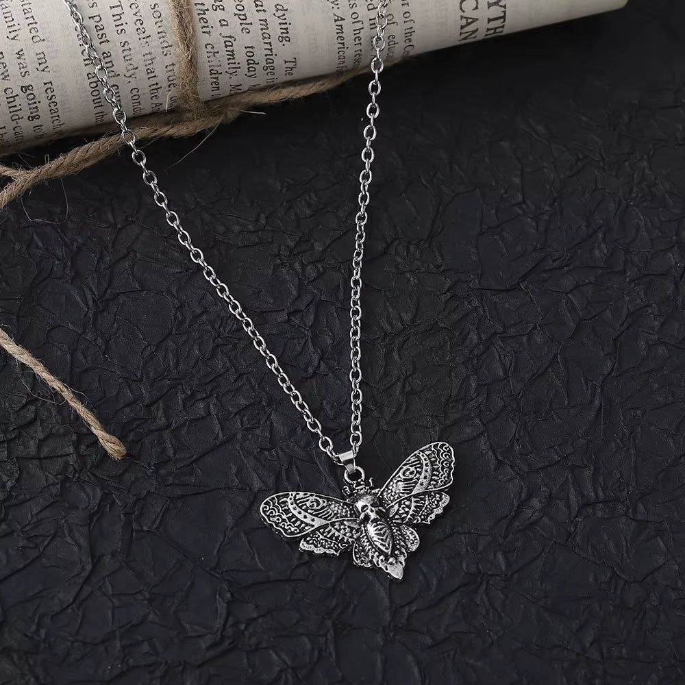 Death Moth Necklace Vintage Pendant Sugar Skull Gothic Butterfly Rock Emo Goth Hiphop Women Men Jewelry Halloween Accessories