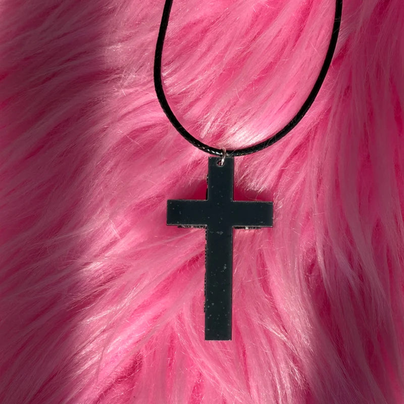 Edgy 90s punk rivet cross pendant necklace for women, featuring grunge rock style and bold metal details.