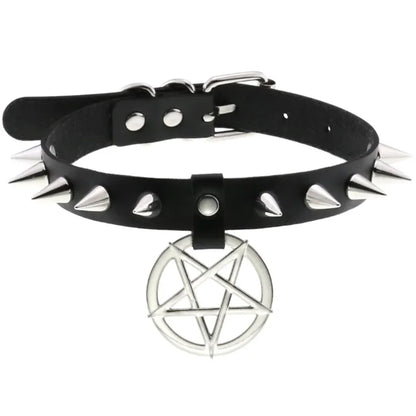 Black PU leather Harajuku chic choker with heart rivets, Y2K goth punk necklace for trendy girls