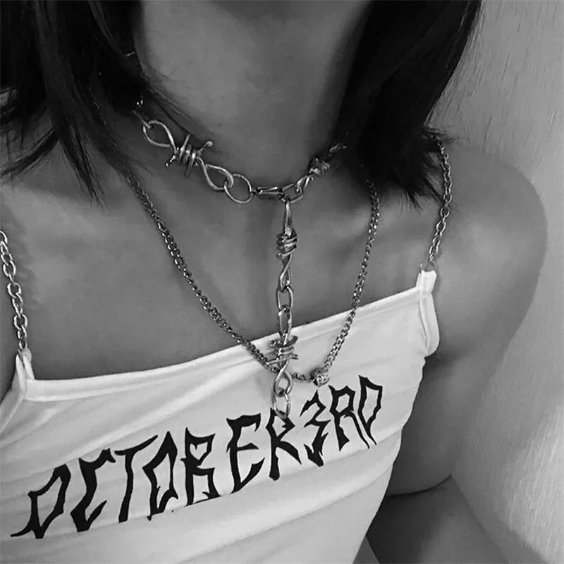 Vintage punk edgy barbed wire choker necklace with gothic style, featuring metal wire and bold design.
