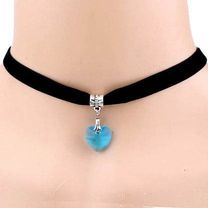 Retro Vintage Gothic Chocker Harajuku Love Heart Chokers Goth Black Velvet Heart Crystal Pendant Choker Necklace