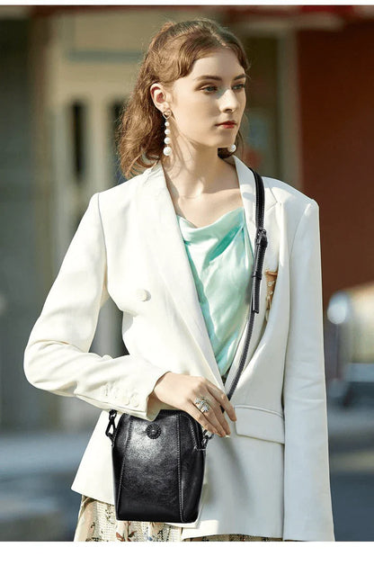 Vioralux™ Leather Crossbody - Elevate Your Style with Timeless Elegance and Unmatched Confidence