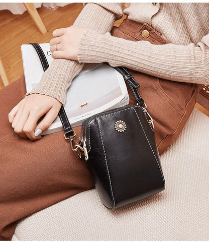Vioralux™ Leather Crossbody - Elevate Your Style with Timeless Elegance and Unmatched Confidence